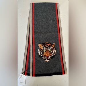 NWT Gucci Tiger Scarf